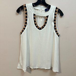 NWT Francescas, keyhole front with Tribal embroidery